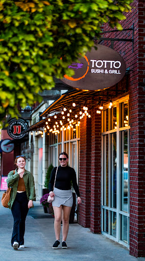 Totto Sushi & Grill